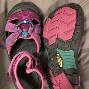 Brand new Keen shoes for kids